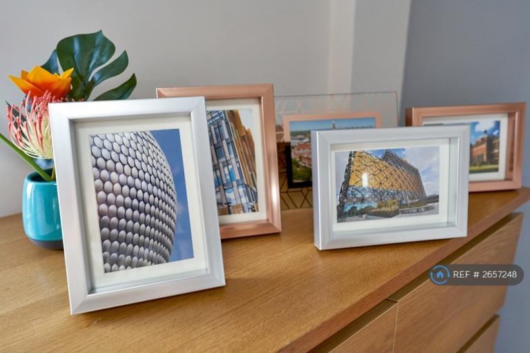 2 bedroom flat in Upper Marshall Street, Birmingham, B1 (2 bed) (#2657248)