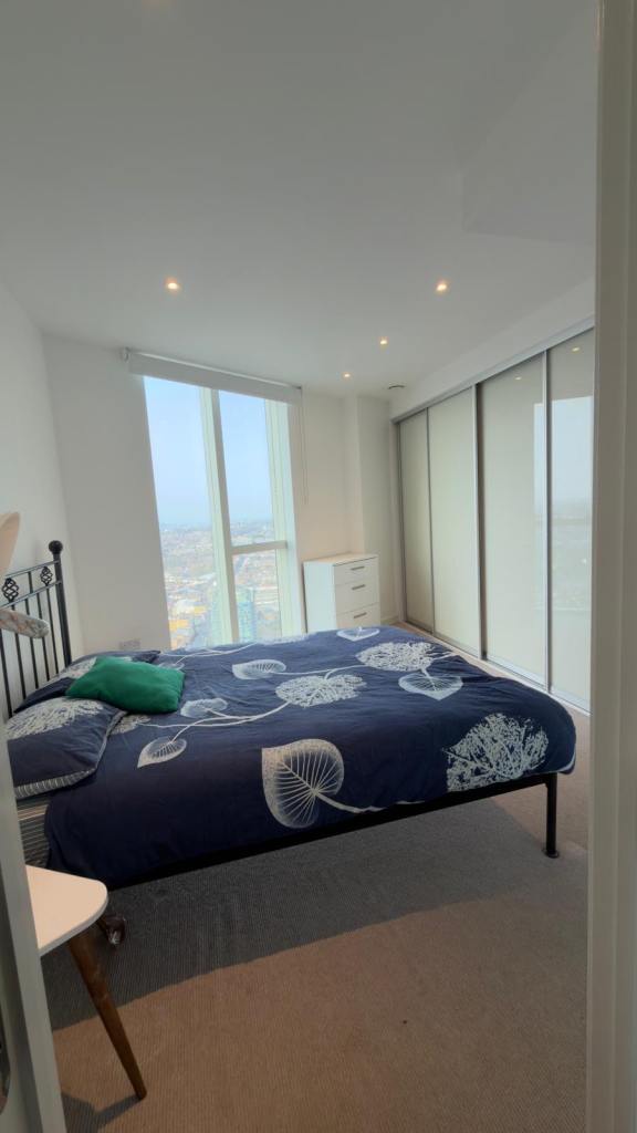 3 Bed room Luxury Flat - 41 floor - Croydon 