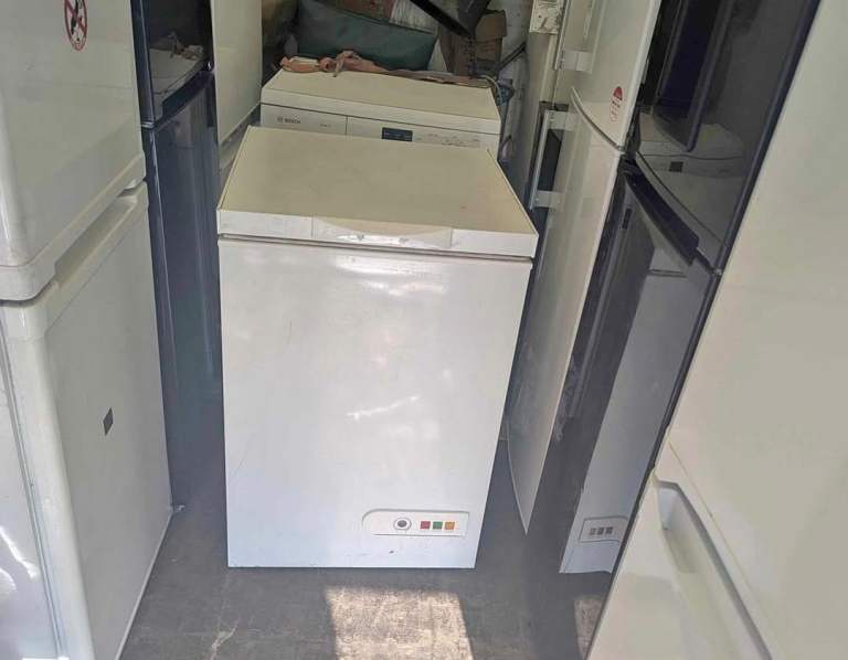 White Chest Freezer – Good Condition, Ready to Use