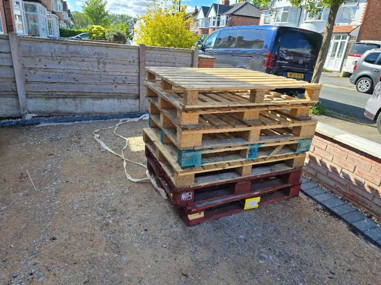 7 wooden pallets [item has gone]