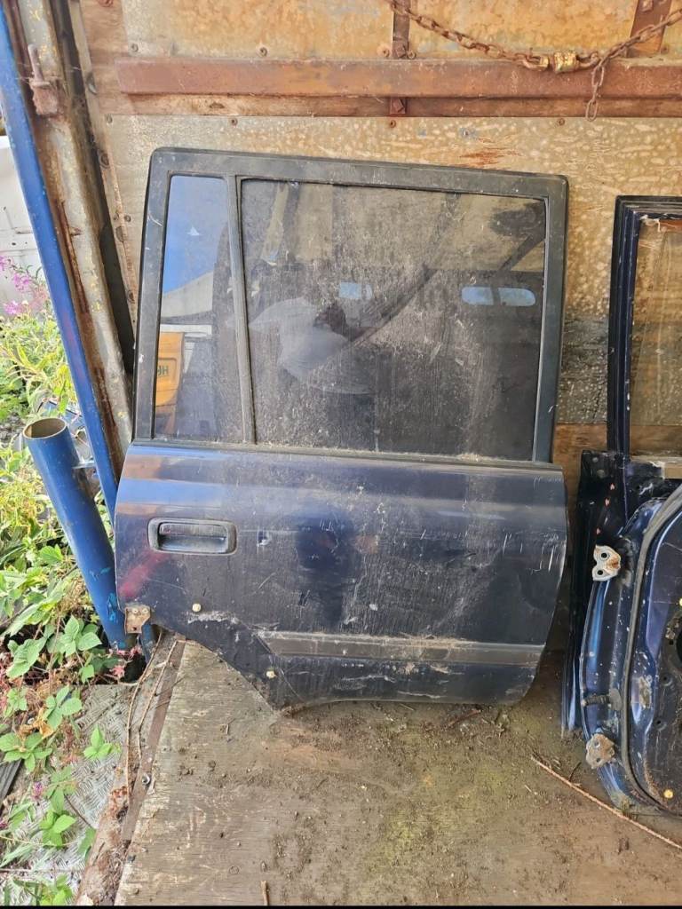 Land Cruiser Driver Rear Door 100 Series  SPARES OR REPAIRS Landcruiser 4x4