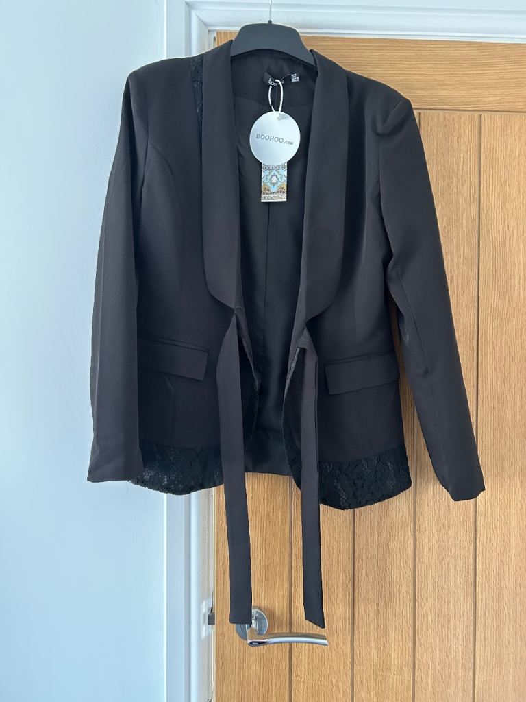 Boohoo Black Blazer with Tie Waist – New with Tags, Size XS