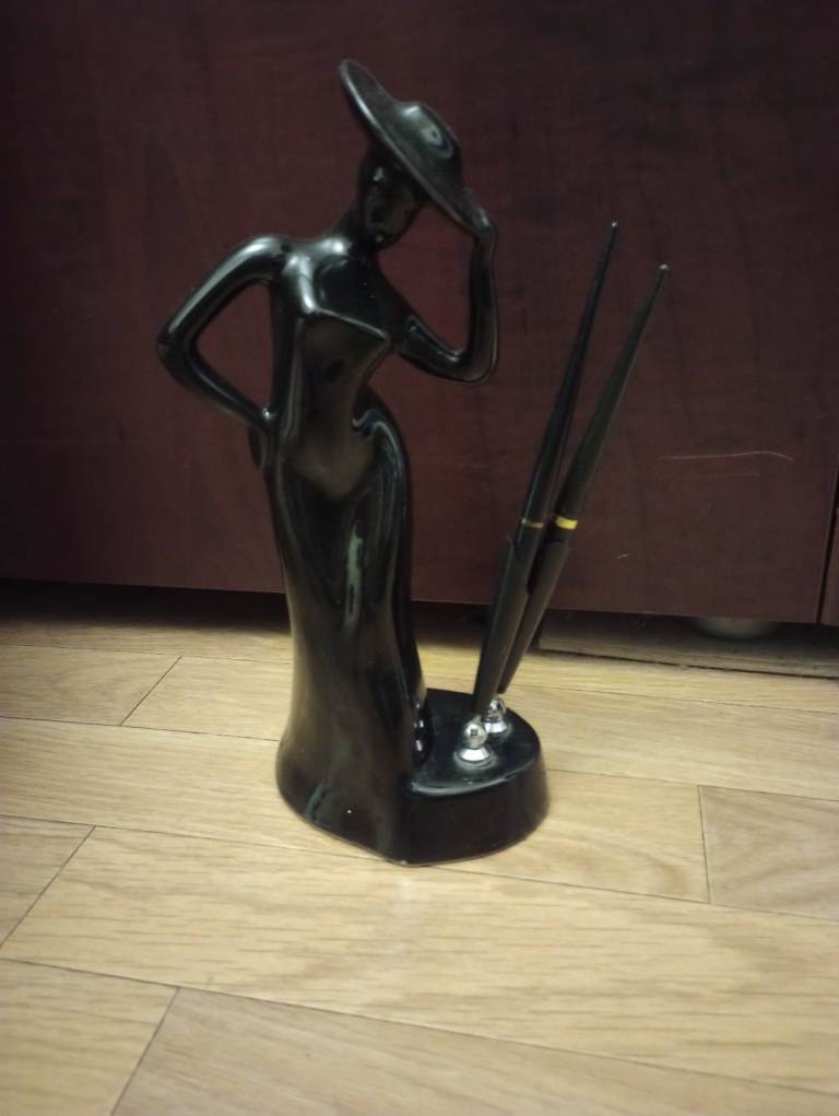 image for House clearance! Art Deco Vintage Pen Holder Black Ceramic Lady Woman in Hat Figurine in VGC