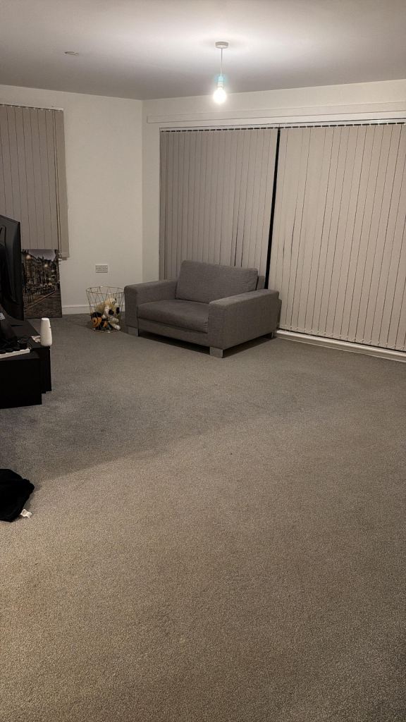 Furnished room in 2-bed Flat 