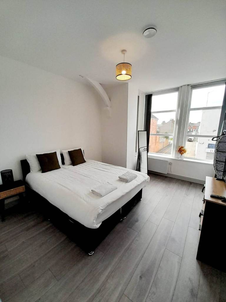 Modern Family Home in Kettering - Sleeps5