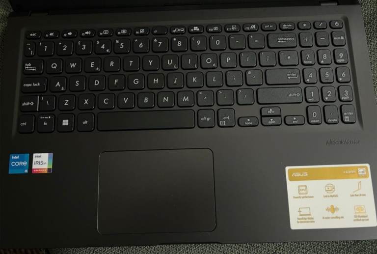"BRAND NEW"  ASUS Vivobook  15.6 I n X1500E  Intel CoreLaptop - Windows 11  