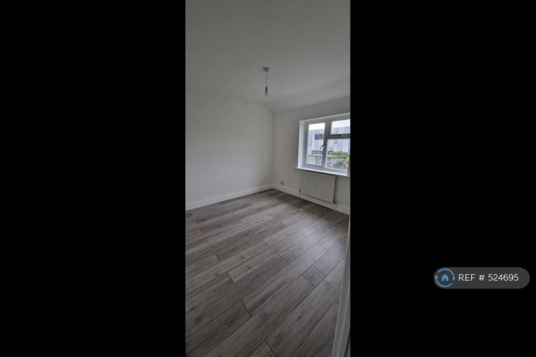 4 bedroom house in Cartwright Road, Dagenham, RM9 (4 bed) (#524695)