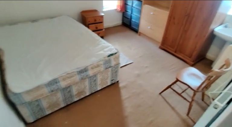 Sharing Room Available 