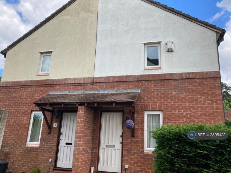1 bedroom house in Sedley Grove, Uxbridge, UB9 (1 bed) (#2895422)
