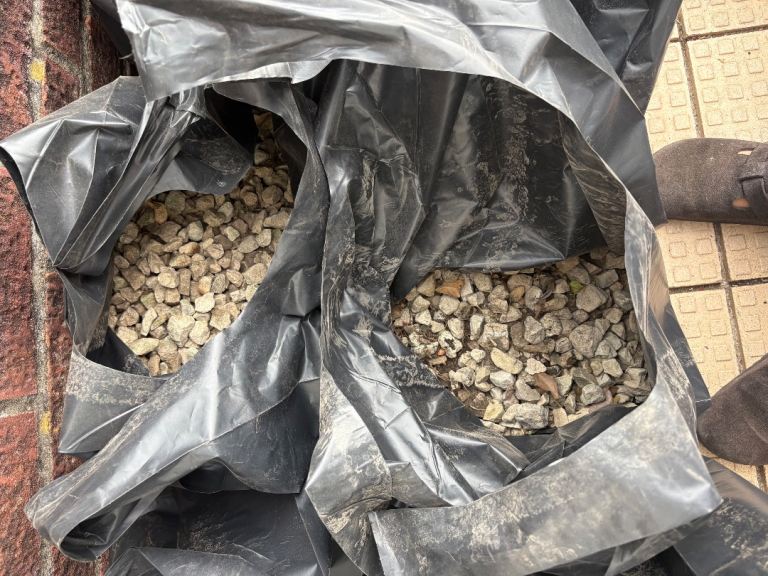 Free Grey / Beige stones