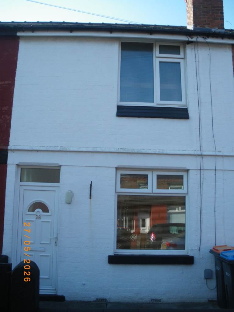 TWO BEDROOM HOUSE TO RENT £800 PER MONTH