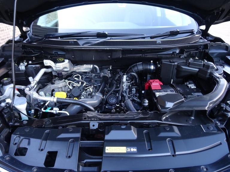 2019 Nissan Qashqai 1.3 DiG-T Tekna 5dr **LOW MILEAGE*ONLY 37000 MILES FROM NEW** HATCHBACK Petro...