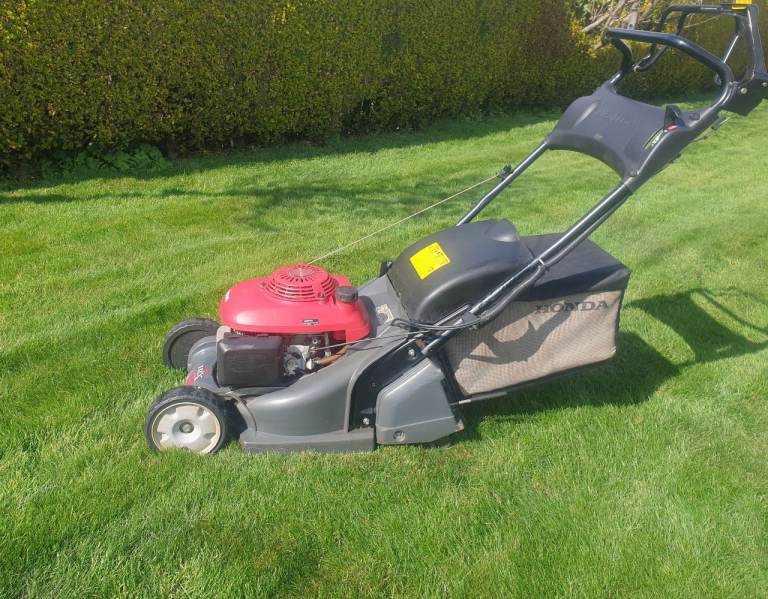 Honda HRX426 C Lawnmower Self Propelled With Rear Roller