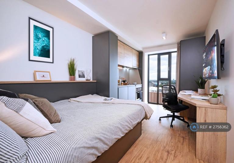 Studio flat in Warwick Road, Coventry, CV1 (#2758362)