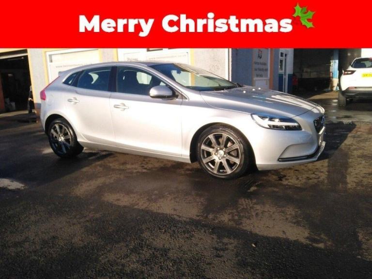 image for 2018 Volvo V40 2.0 T3 Inscription Hatchback 5dr Petrol Manual Euro 6 (s/s) (152 