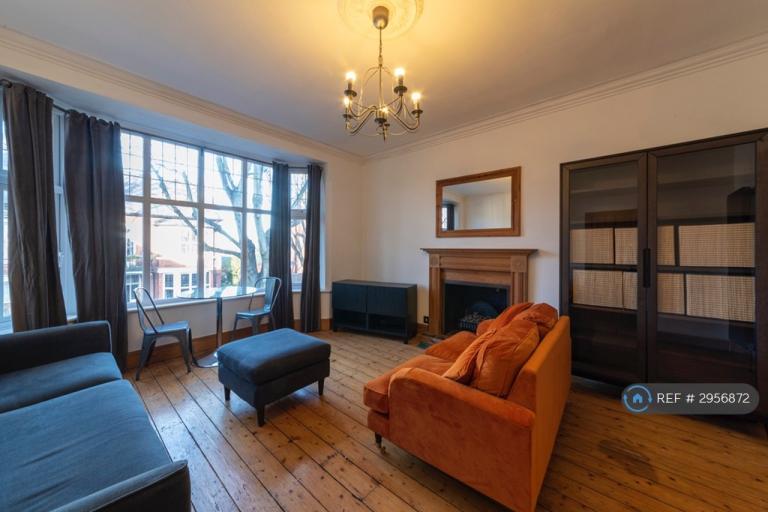 3 bedroom flat in Burlington Road, Nottingham, NG5 (3 bed) (#2956872)