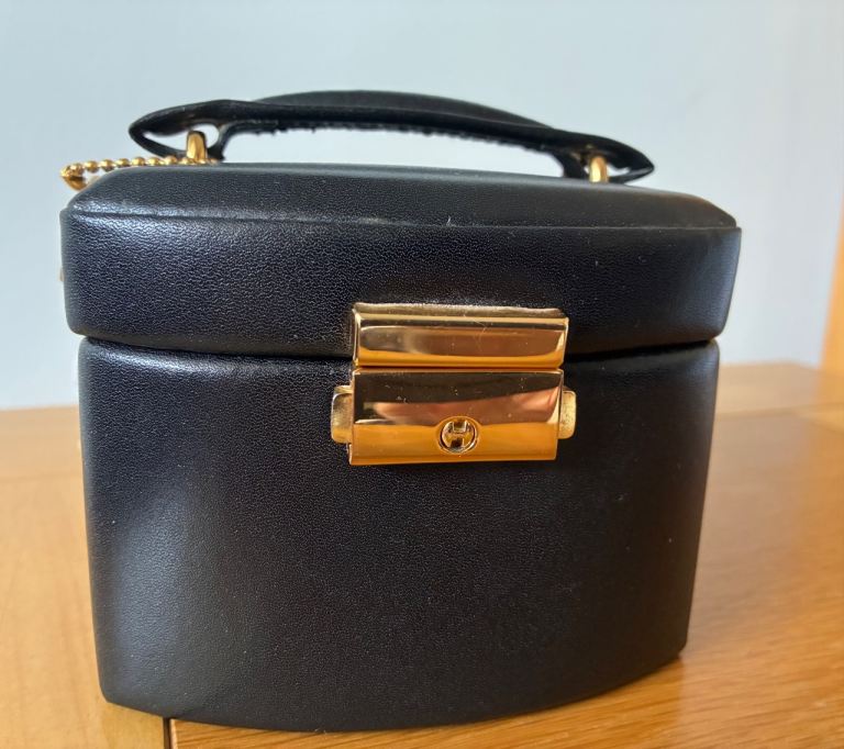 Dulwich designs small genuine travel leather jewellery case~box