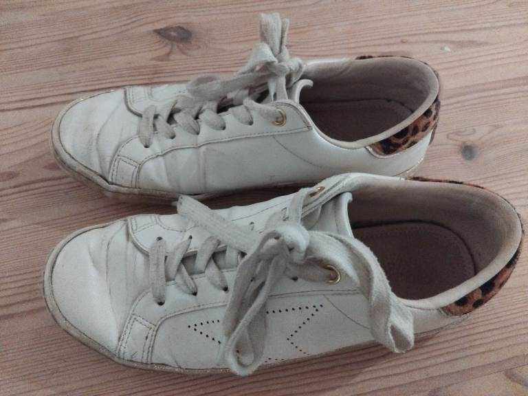 White trainers – UK 6 (no brand)