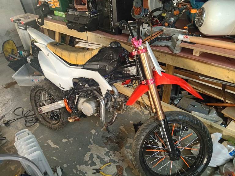 Road legal pitbike 125cc