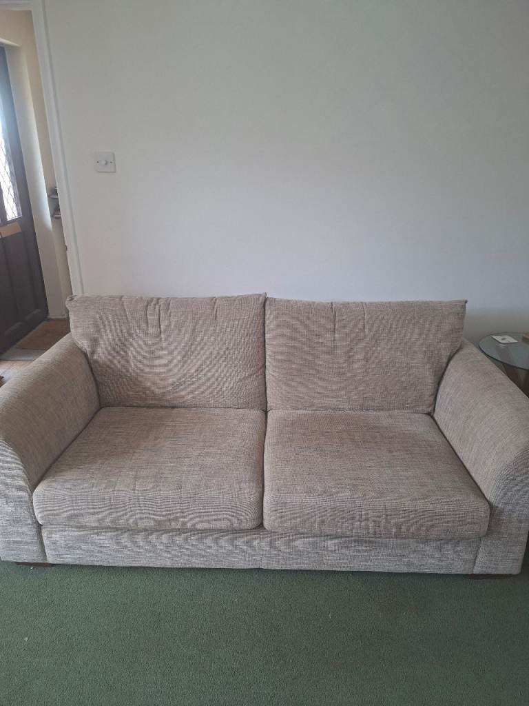 Comfortable Beige 2.5-Seater Sofa an 2 matching chairs– Good Condition