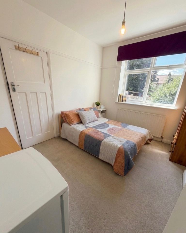 Room available for one person only 