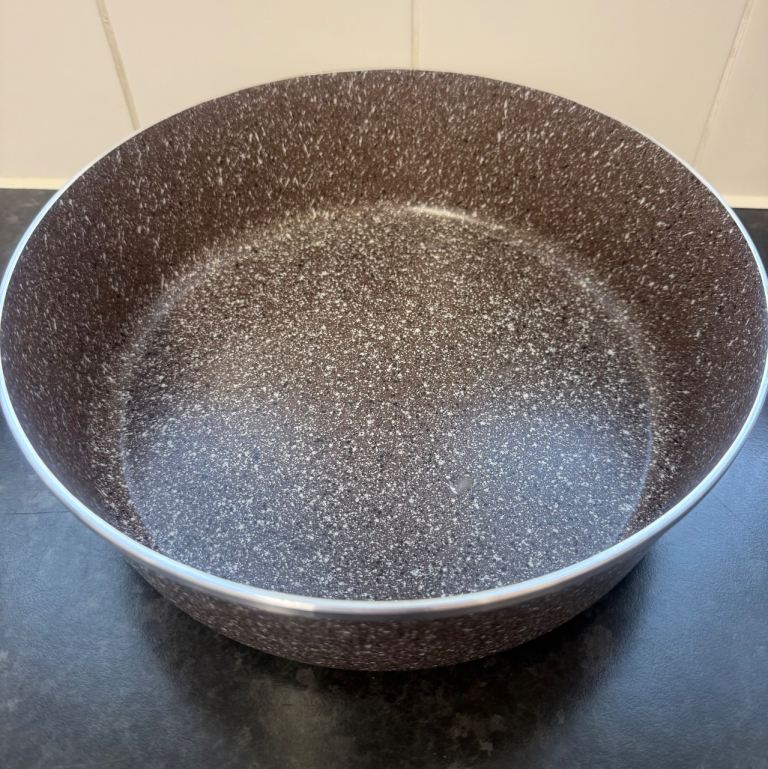 zio exclusive" brand cooking  Nuvira Granite Baking Tray, 26 cm - Burgundy 