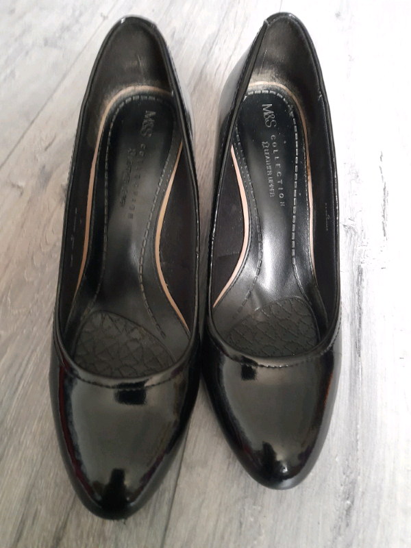 Ladies size 5 M&S shoes