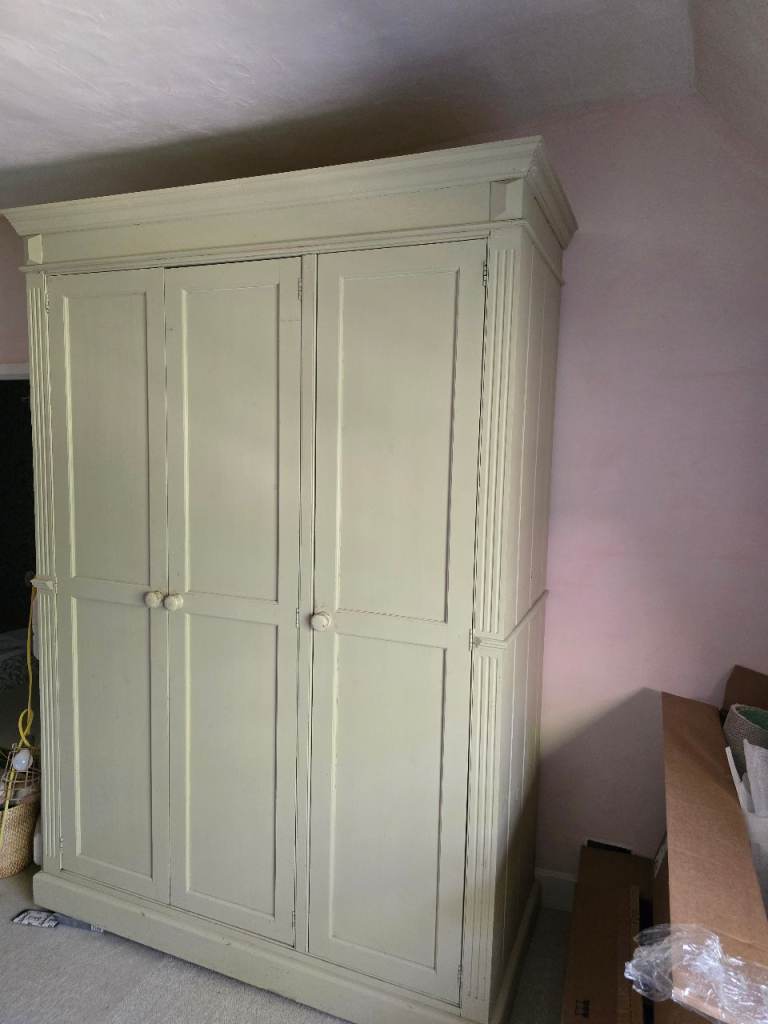 Very large wardrobe/cupboard