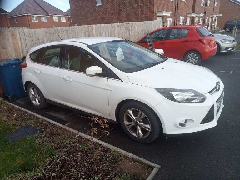 Ford, FOCUS, Hatchback, 2012, Manual, 998 (cc), 5 doors