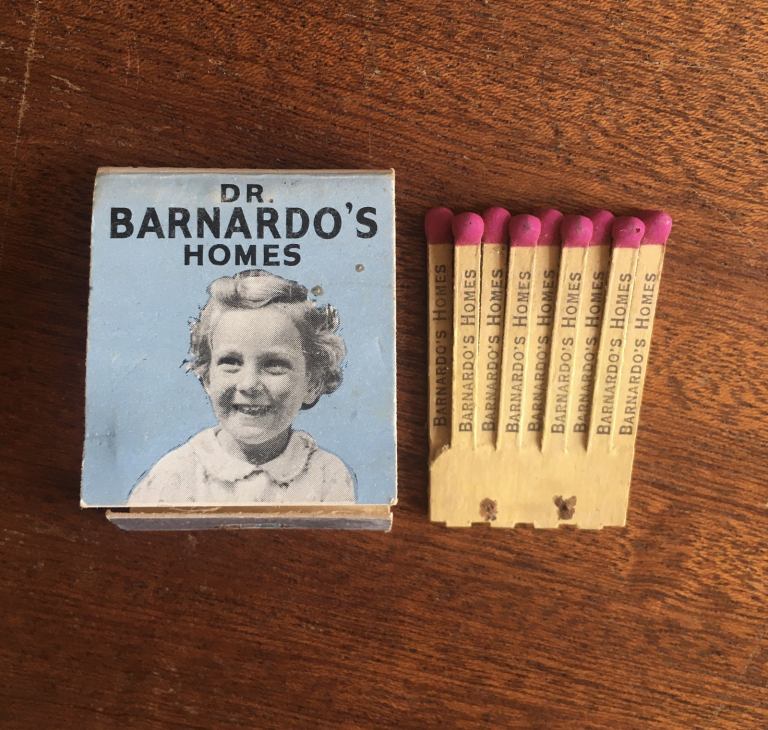 MATCHBOOK DR BARNADOS with matches 