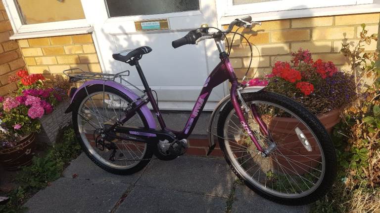 GIRLS 24" WHEEL TOWN BIKE 13" FRAME IN GOOD WORKING ORDER AGE 8+