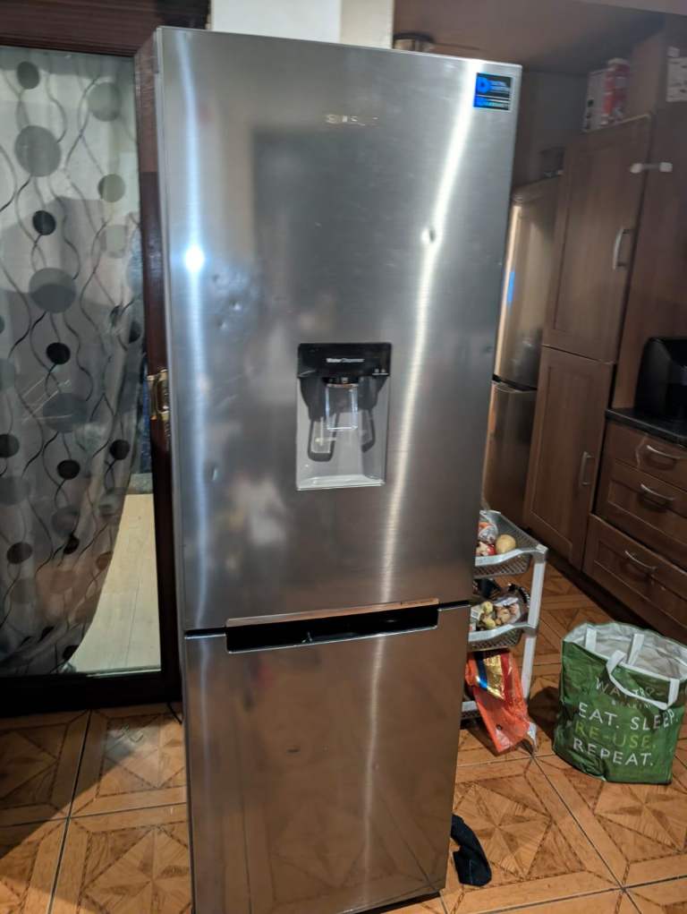 Samsung Stainless Steel Fridge Freezer with Water Dispenser