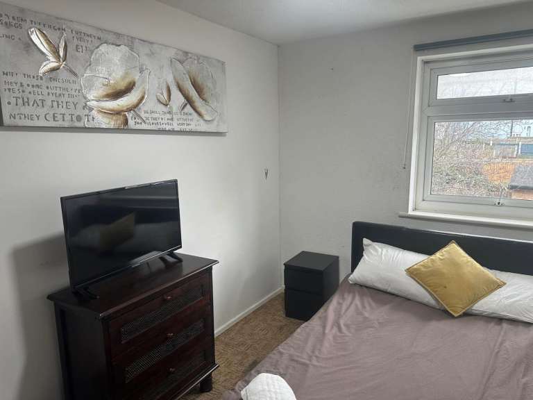 🏡 Fully Furnished Single Room – All Bills Included – ME7 1UQ