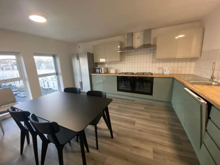 Ensuite bedrooms available in a shared flat