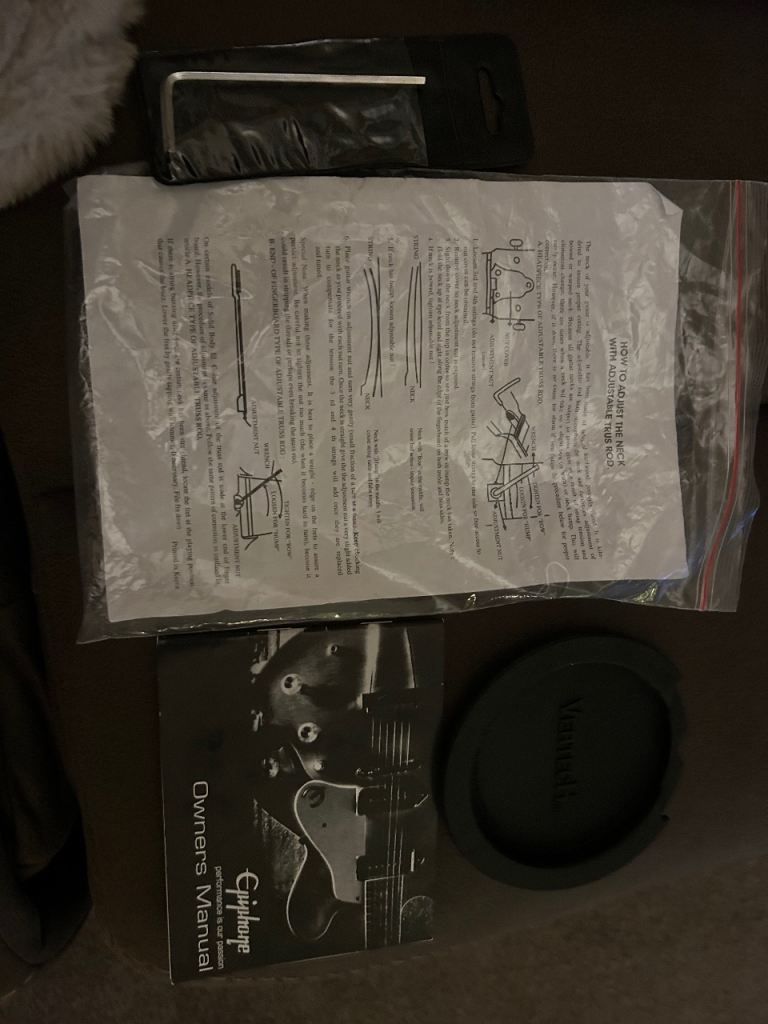 Lovely Acousto-electric guitar with Hardcase