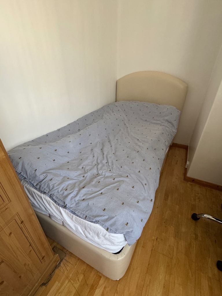 Single ottoman bed with mattress 