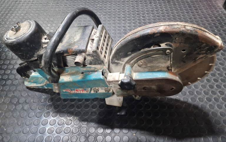 Makita DCP7000 12" Concrete Saw (Stihl Saw)