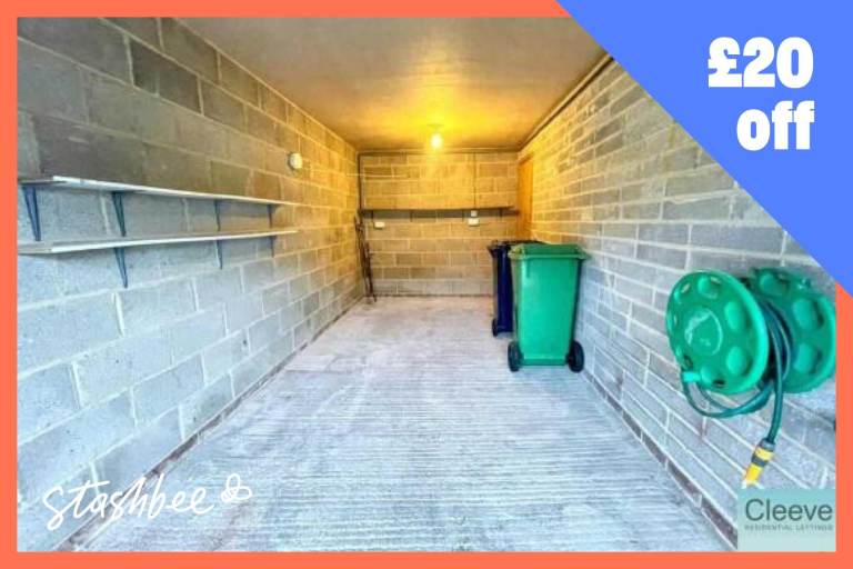 Garage to rent in Crawley (RH10) | Stashbee