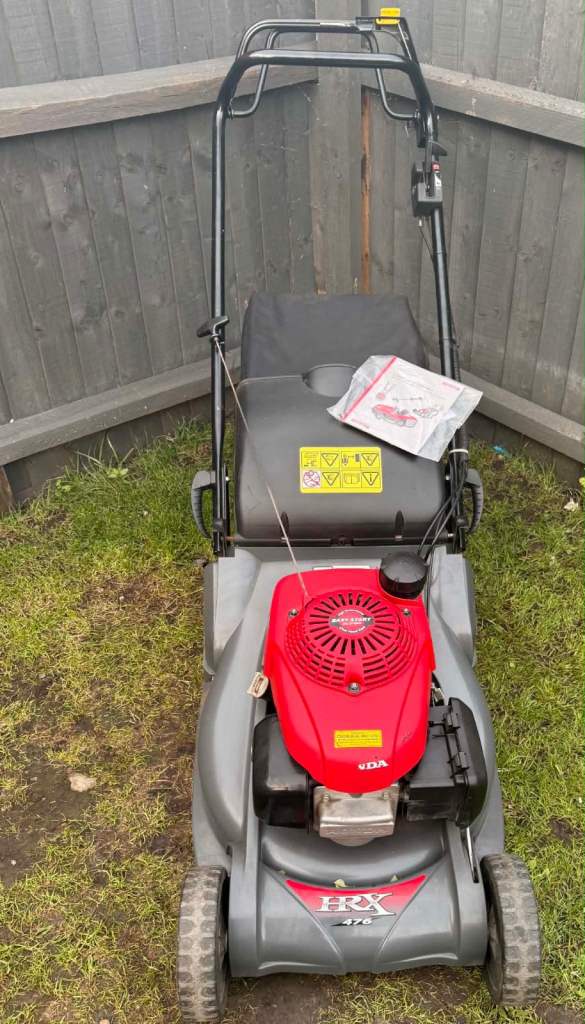 Honda hrx476 self propelled lawnmower 