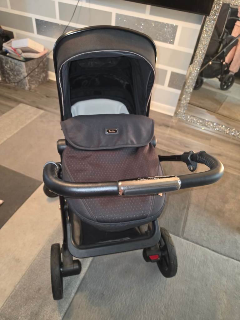 Silver Cross Pram/Pushchair – Black, Good Condition