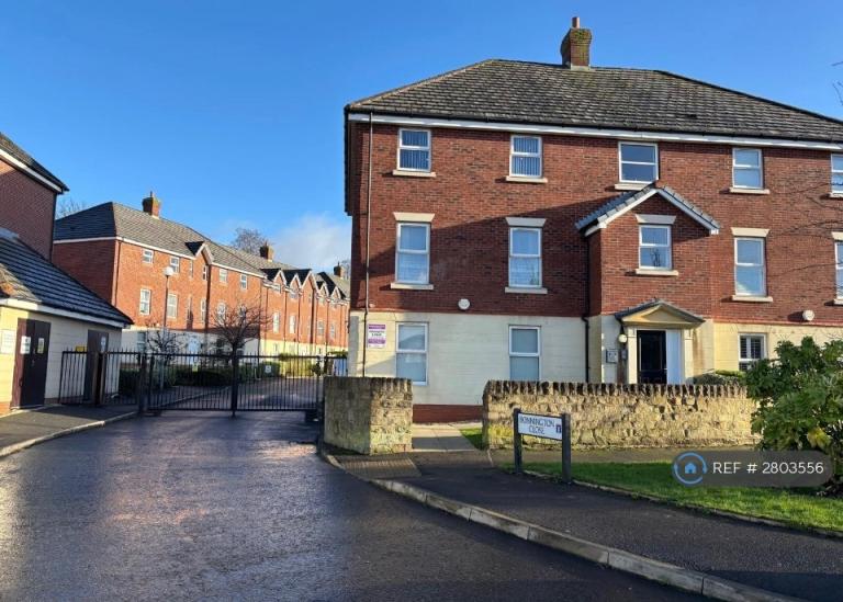 2 bedroom flat in Eccleston, St. Helens, WA10 (2 bed) (#2803556)