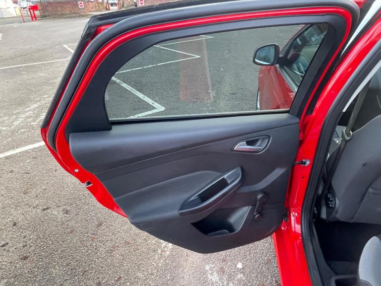  Ford Focus 1.0T EcoBoost Zetec S Euro 5 (s/s) 5dr Petrol Manual