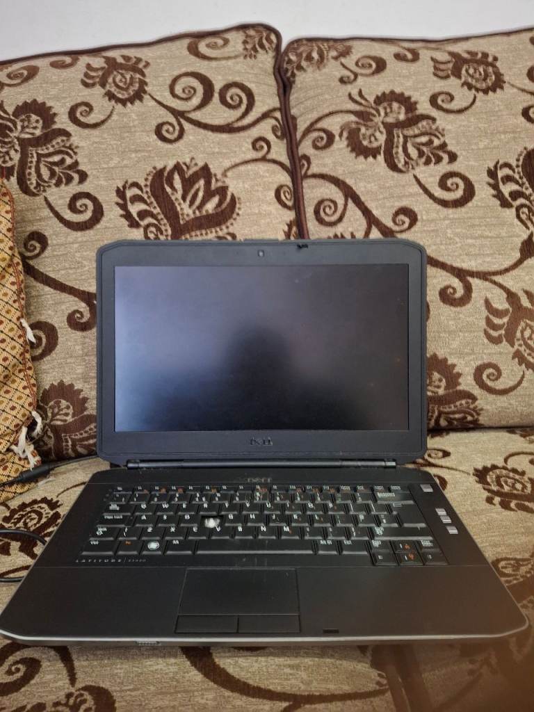 Dell Latitude E5530 Laptop - Black, Spares & Repairs Only 