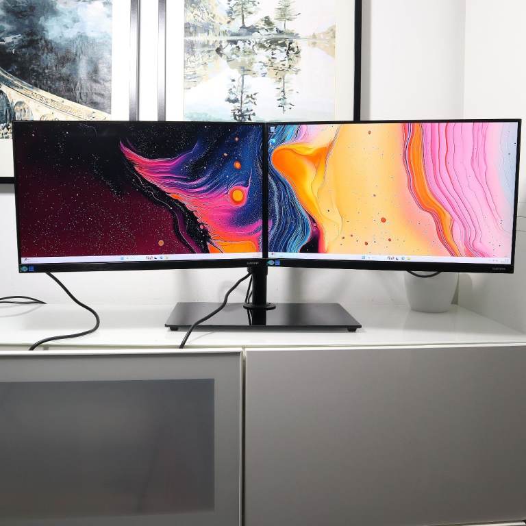 Dual Monitor setup 22 inch Samsung 75Hz Full HD IPS