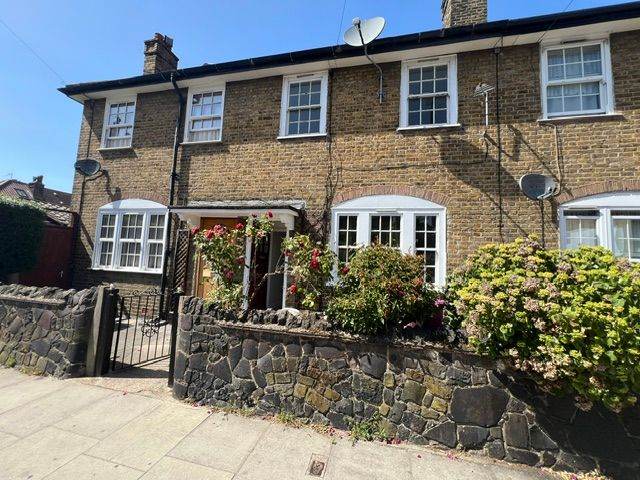 Canary Wharf 2 Bedroom Town House Available Now Universal Credit Welcome  