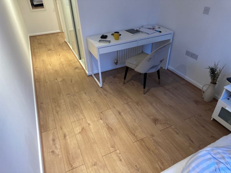 Laminate Herringbone Vinyl LVT Flooring Fitter/ Installation | Skirting | Wall Panelling | Handyman 