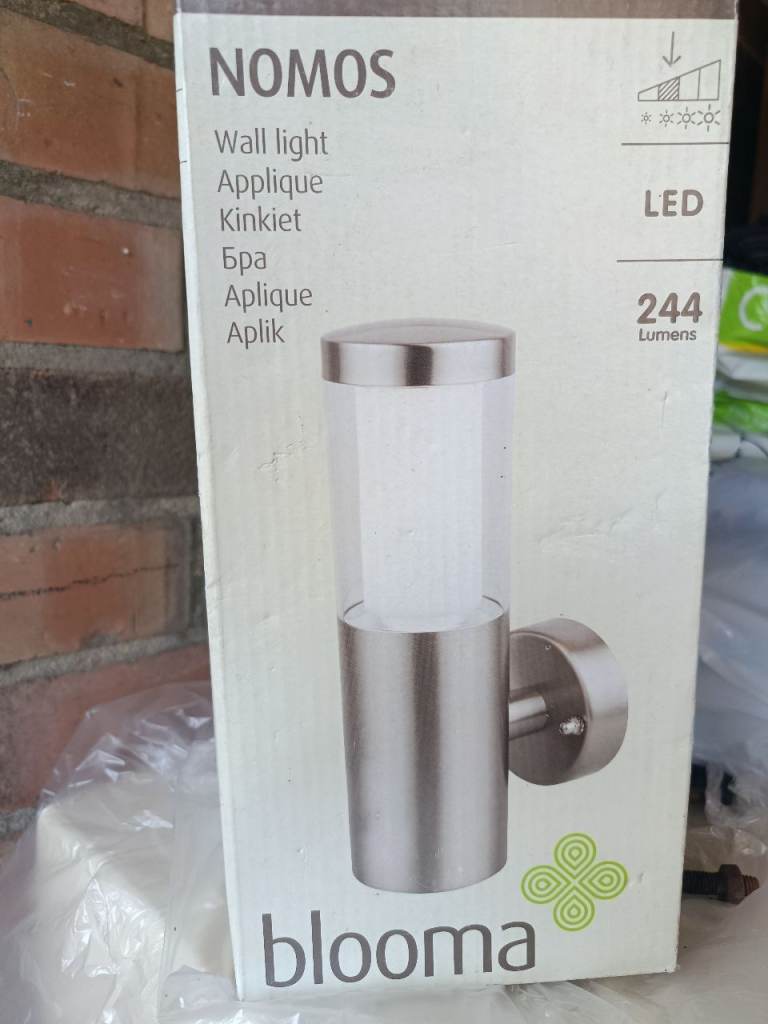 Blooma Nomos LED Wall Light – New in Box