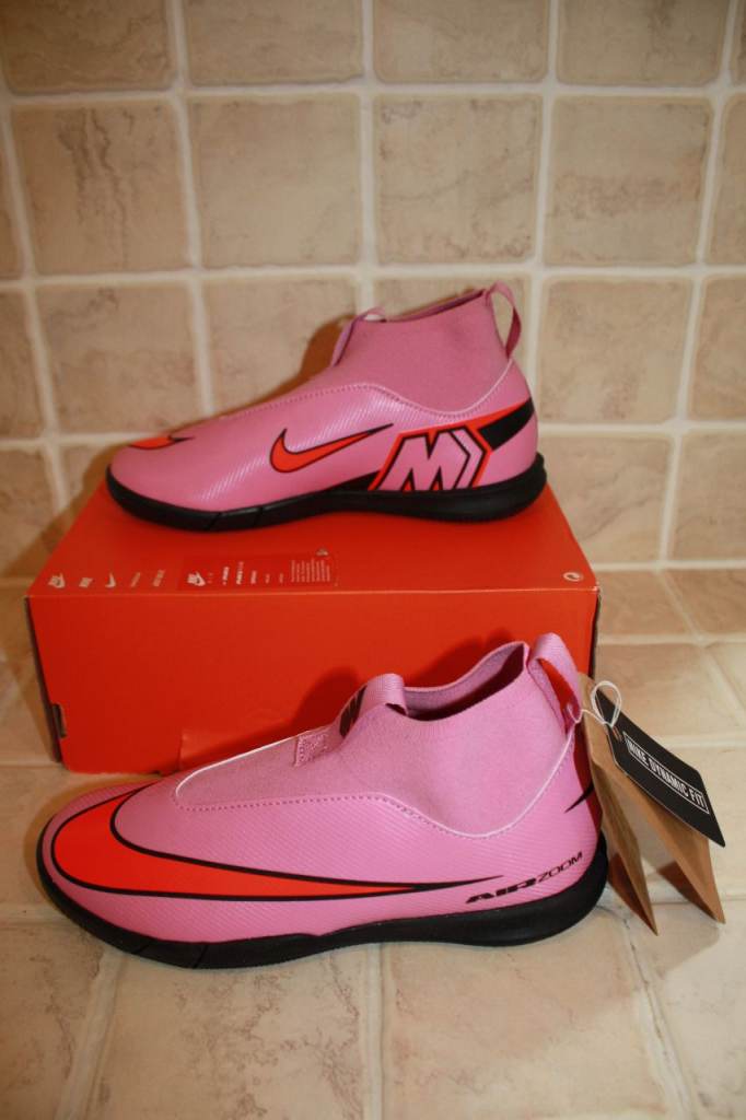 Nike JR Zoom Superfly 10 Academy IC in Magic Flamingo & Black - Size UK 1.5 *NEW*