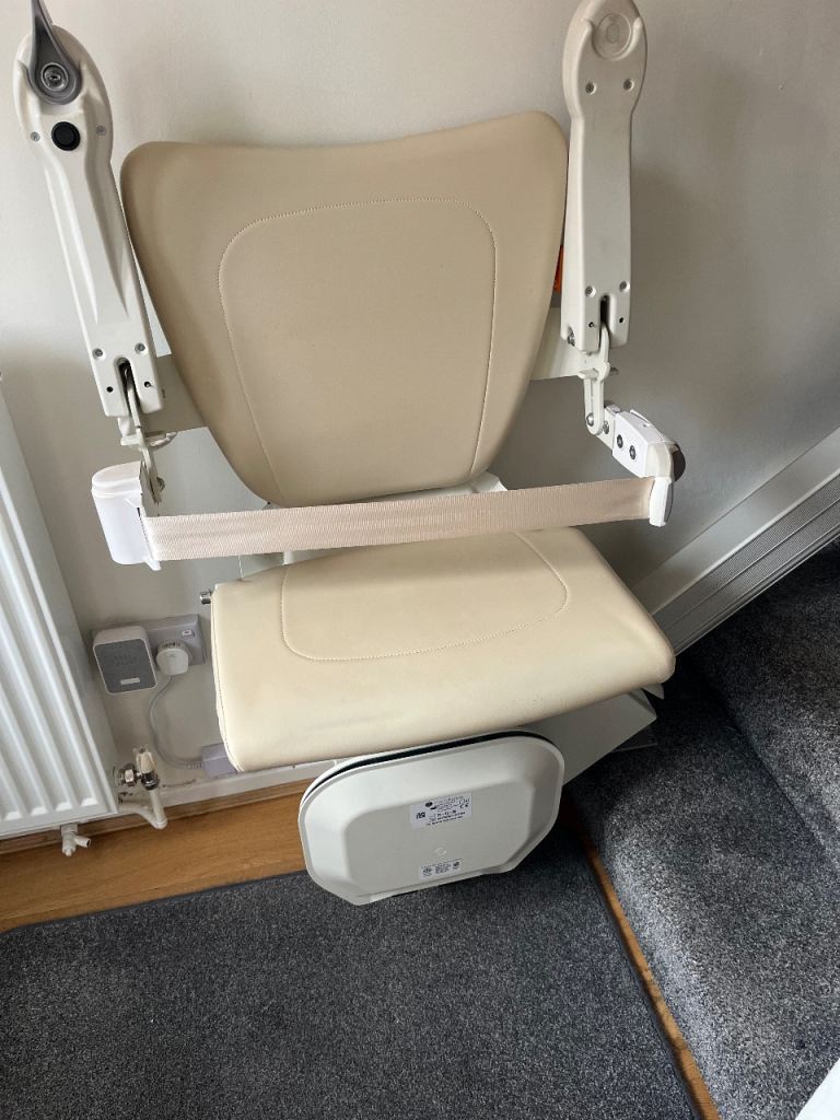 Vertical Stairlift