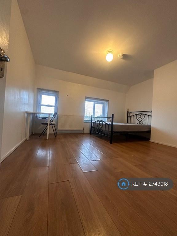 1 bedroom flat in Wimborne Road, Bournemouth, BH2 (1 bed) (#2743918)